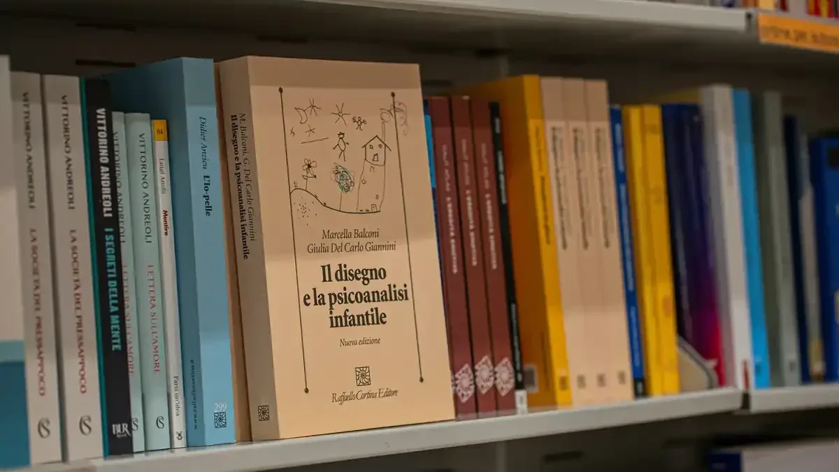 Frigorifero sottopiano o formato famiglia: cosa cambia quando si resta più di un weekend con bambini