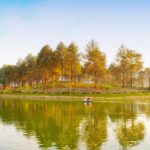 Panorama di una suggestiva località per una gita domenicale, con natura e attività all'aperto.