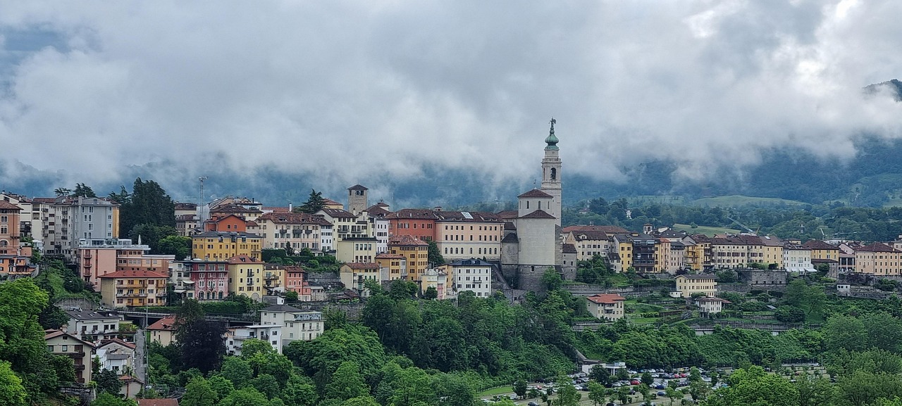 Vista panoramica del borgo di Asolo, con i suoi paesaggi suggestivi e storici, amato da Eleonora Duse.