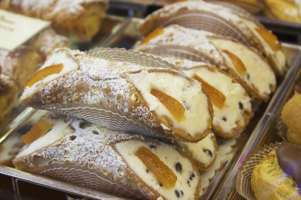 Il borgo siciliano dove puoi gustare cannoli freschi ogni mattina ecco perché è un must