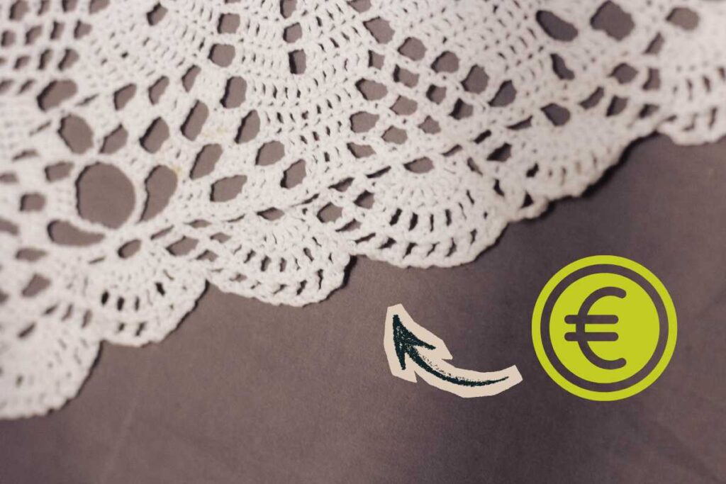 Vecchi centrini della nonna in casa: pazzesco, ecco quanto possono valere