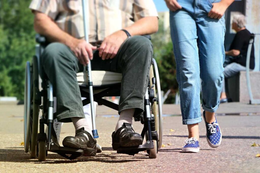 Pensioni invalidità civile 2025: ecco di quanto aumentano e chi ne beneficia