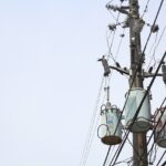 Immagine informativa sulle nuove modifiche alle bollette elettriche del servizio nazionale.