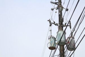 Immagine informativa sulle nuove modifiche alle bollette elettriche del servizio nazionale.