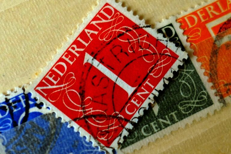 Hai questo antico francobollo del 1981? Ecco quanto vale